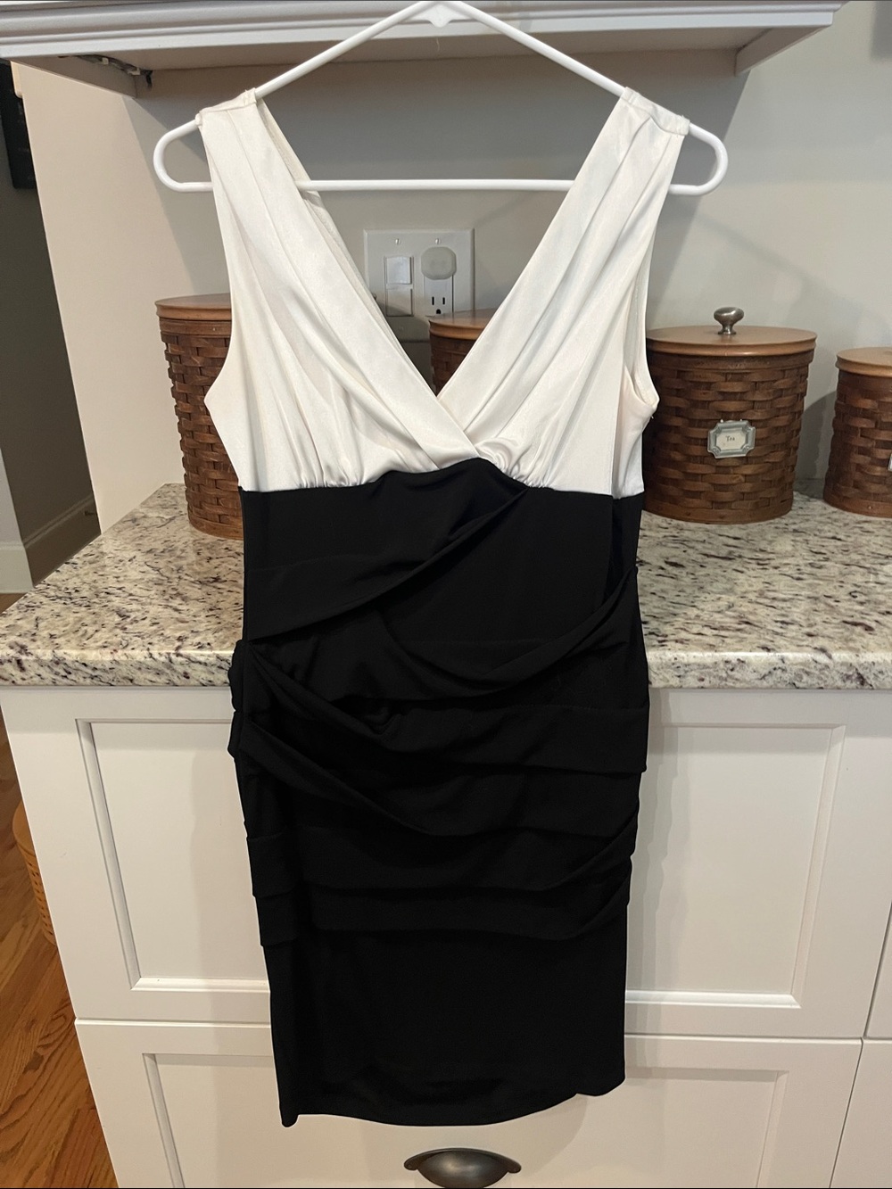 Sweet Storm Black & White V-Neck Ruched Midi Dress